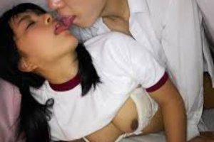 【無】布団の中の初恋 クラスで憧れの同級生女子に布団の中で逆夜這い